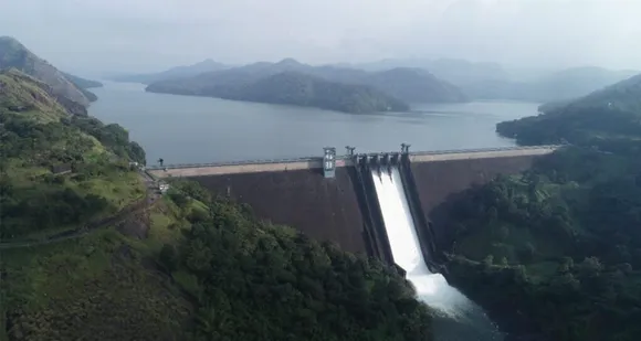 ഇടുക്കി ഡാം: നീരൊഴുക്ക് ശക്തം; ജലമൊഴുക്കൽ തുടരുന്നു...