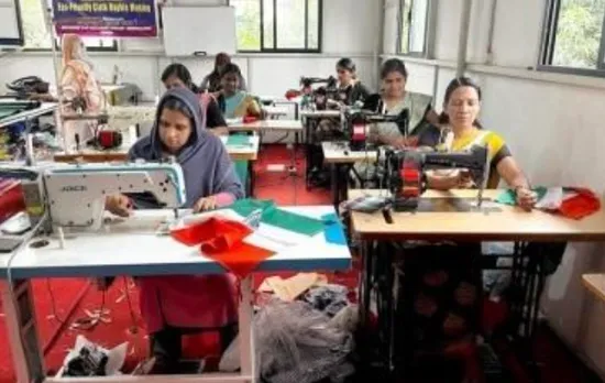 സ്വാതന്ത്ര്യത്തിന്റെ അമൃത മഹോത്സവം 'ഹര്‍ ഘര്‍ തിരംഗ' ; കുടുംബശ്രീയുടെ നേതൃത്വത്തില്‍ ഇടുക്കി ജില്ലയില്‍ 1,22,407 പതാകകള്‍ ഒരുങ്ങുന്നു