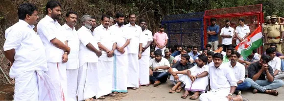 കള്ളക്കേസ് എടുത്ത് പ്രവത്തകരുടെ  ആത്മവീര്യം തകർക്കാമെന്ന് എസ്‌ പി കരുതേണ്ടന്ന് ഡി സി സി പ്രസിഡന്റ് ഇബ്രാഹിംകുട്ടി കല്ലാർ