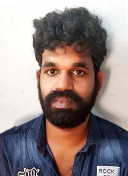 അയര്‍ക്കുന്നത്ത് വൃദ്ധയായ വീട്ടമ്മയുടെ മാലയും അലമാരയില്‍ സൂക്ഷിച്ചിരുന്ന സ്വര്‍ണാഭരണങ്ങളും ഉള്‍പ്പടെ ഇരുപത്തഞ്ചോളം പവന്‍   പട്ടാപ്പകല്‍ തോക്കുചൂണ്ടി  കവര്‍ന്നു: യുവാവ് അറസ്റ്റില്‍