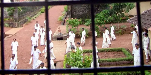 റിമാന്‍ഡ് തടവുകാരനില്‍ നിന്ന് കഞ്ചാവ് ബീഡിയും നിരോധിത പുകയില ഉല്‍പന്ന പാക്കറ്റുകളും ജയില്‍ അധികൃതര്‍ പിടികൂടി, തടവുകാര്‍ ഏറ്റുമുട്ടി; കണ്ണൂര്‍ സെന്‍ട്രല്‍ ജയിലില്‍ സുരക്ഷാവീഴ്ച തുടര്‍ക്കഥയാകുന്നു