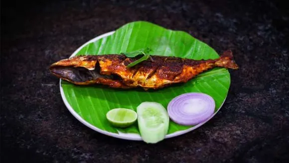 അയല പൊരിച്ചതുണ്ട്... അയല ഇതുപോലെ പൊരിച്ചു നോക്കൂ, വീണ്ടും വീണ്ടും കഴിക്കാൻ തോന്നും