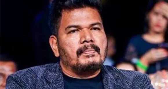 ഇ​ന്ത്യ​ന്‍ 2 എ​ന്ന ചി​ത്ര​ത്തി​ന്‍റെ ഷൂ‌​ട്ടിം​ഗി​നി​ടെ ഉ​ണ്ടാ​യ അ​പ​ക​ടം: മ​രി​ച്ച​വ​രു​ടെ കു​ടും​ബ​ത്തി​ന് ഒ​രു കോ​ടി രൂ​പ വീ​തം ന​ല്‍​കു​മെ​ന്ന് സം​വി​ധാ​യ​ക​ന്‍ ശ​ങ്ക​ര്‍