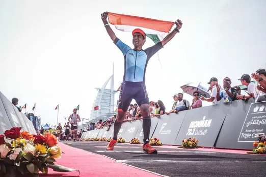 മഞ്ഞപ്ര സ്വദേശി അലക്സ് ജോസഫ് വടക്കുഞ്ചേരി ദുബായ് ട്രയത് ലോണിൽ അയൺമാൻ