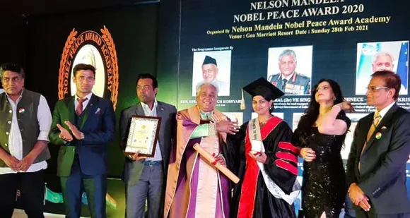 സംവിധായകന്‍ വി.എ ശ്രീകുമാറിന് അമേരിക്കന്‍ യൂണിവേഴ്‌സിറ്റിയുടെ ഡോക്ടറേറ്റ് ലഭിച്ചു