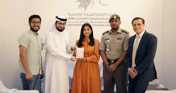 മീര ജാസ്മിന്‍ ഗോള്‍ഡന്‍ വിസ സ്വീകരിച്ചു