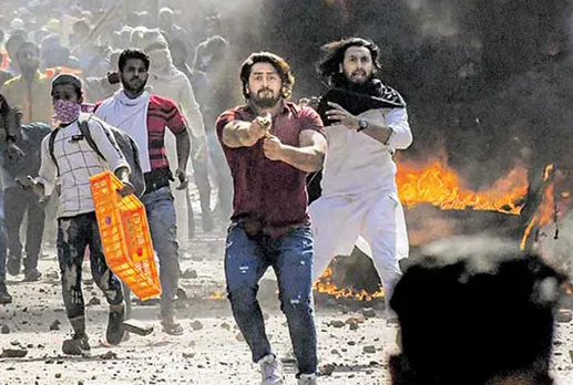 ആ യുവാവിനെ തേടി പോലീസ്