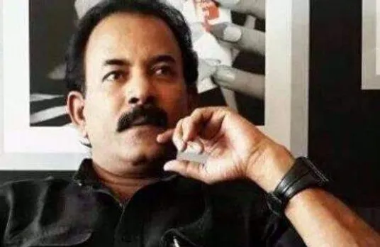 ദേശ സ്‌നേഹിയായ ഒരു പട്ടാളക്കാരന്‍ മരിച്ചു കിടക്കുന്നു. ഓടുന്ന സമയത്ത് നമ്മള്‍ ചിലപ്പോള്‍ ആ ശരീരത്തില്‍ അറിയാതെ ചവിട്ടുമായിരിക്കും ; വലിച്ച് ഒരു ഭാഗത്തേക്ക് ഇടുന്നതുവരെ ആ മൃതദേഹം അവിടെ കിടക്കും'; കൂട്ടത്തില്‍ ഒരാള്‍ മരിച്ചാല്‍ പട്ടാളക്കാര്‍ കരയാറില്ലെന്ന് മേജര്‍ രവി