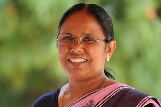 കോവിഡിനെതിരായുള്ള പോരാട്ടം സംസ്ഥാനം തുടങ്ങിയിട്ട് ഒരു വര്‍ഷത്തിലധികം കാലമായി, കേരളത്തിന്റെ കോവിഡ് പ്രതിരോധത്തെപ്പറ്റി ഒരുപാട് അഭിനന്ദനങ്ങളും വിമര്‍ശനങ്ങളും സംശയങ്ങളുമെല്ലാമുണ്ടായി. വിമര്‍ശനങ്ങള്‍ പോസിറ്റീവായി സ്വീകരിക്കുന്നുവെന്ന് കെ.കെ. ശൈലജ; മരണനിരക്ക് എപ്പോഴും കുറയ്ക്കാനാണ് സംസ്ഥാനം ശ്രമിച്ചത്; ലോകാരോഗ്യ സംഘടന മരണനിരക്ക് ഒരു ശതമാനത്തിന് താഴെയാക്കാന്‍ കഴിഞ്ഞാല്‍ നേട്ടമാകുമെന്ന് സൂചിപ്പിച്ചപ്പോള്‍ നമുക്ക് മരണനിരക്ക് 0.4 ആയി കുറയ്ക്കാന്‍ സാധിച്ചെന്നും ആരോഗ്യമന്ത്രി; രോഗ പകർച്ച നിയന്ത്രിക്കാൻ ബാക്ക് ടു ബേസിക്സ് കാമ്പയിൻ ആരംഭിക്കുന്നു