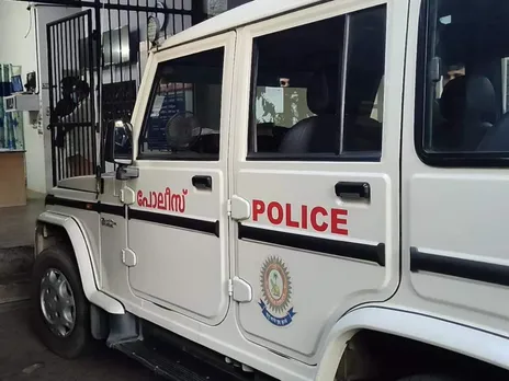 കാസര്‍കോട്ട് വിഷു ആഘോഷത്തിനിടെ പടക്കം പൊട്ടി റിസോര്‍ട്ട് കത്തിനശിച്ചു