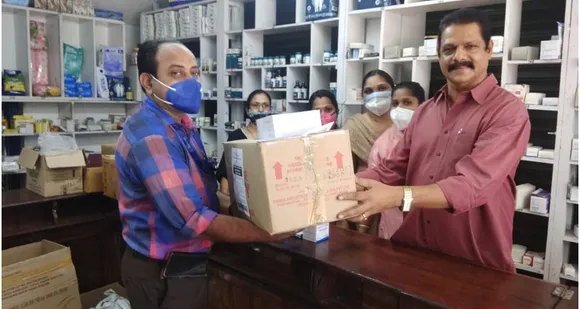 ജിപിഎസ് ഹെൽത്ത് കെയർ നീതി മെഡിക്കൽ സ്റ്റോറിന്റെ ആഭിമുഖ്യത്തിൽ കോവിഡ് പ്രതിരോധ മെഡിക്കൽ കിറ്റ് വിതരണം ചെയ്തു