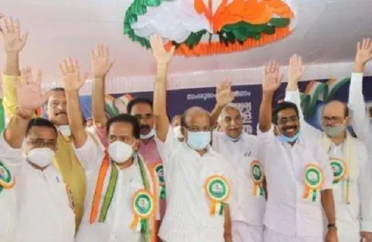 തുളുനാടിന്റെ മനസ്സു കീഴടക്കി ജനനായകന്‍. പ്രതിപക്ഷ നേതാവിന്റെ ഐശ്വര്യ കേരള യാത്രയ്ക്ക് ഭാഷാ സംസ്‌ക്കാരങ്ങളുടെ ഈറ്റില്ലമായ കുമ്പളയില്‍ തുടക്കം ! കോവിഡിനെ തോല്‍പ്പിച്ച് യാത്രയില്‍ പങ്കെടുക്കാന്‍ ആയിരങ്ങള്‍. തുടക്കമായത് ആസന്നമായ ഭരണമാറ്റത്തിന്റെ കാഹളമുയര്‍ത്തിയുള്ള ജനകീയ യാത്ര. നിയമസഭാ തെരഞ്ഞെടുപ്പിന്റെ പ്രചാരണത്തിലേക്ക് കാലെടുത്തുവച്ച് യുഡിഎഫ്. പ്രതിപക്ഷ നേതാവിന്റെ യാത്രയ്ക്ക് പിന്തുണയുമായി യുഡിഎഫ് നേതാക്കള്‍ ഒന്നടങ്കം കാസര്‍കോട് എത്തി