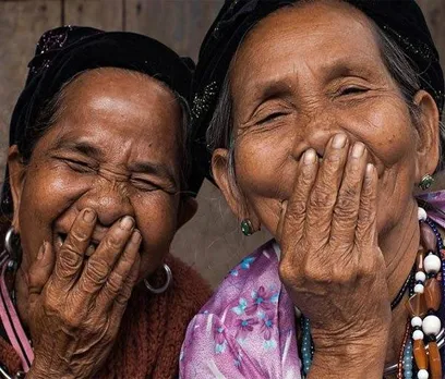 ചിരിക്കു പിന്നിലെ രഹസ്യം തേടി ? ഒരു വ്യത്യസ്തമായ ലക്ഷ്യവുമായി ലോകം ചുറ്റുന്ന ഫോട്ടോഗ്രാഫർ