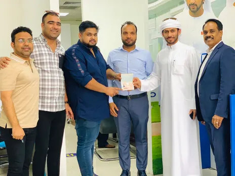 പുളിക്കൽ റഹീസിന്  ഗോൾഡൻ വിസ നൽകി യുഎഇ ആദരിച്ചു