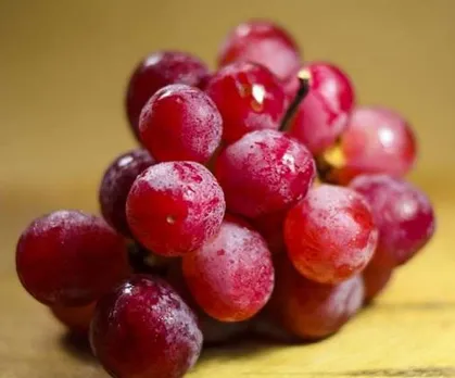 ഒരു കുല മുന്തിരിപ്പഴത്തിന്റെ വില 7.5 ലക്ഷം ഇന്ത്യൻ രൂപ !