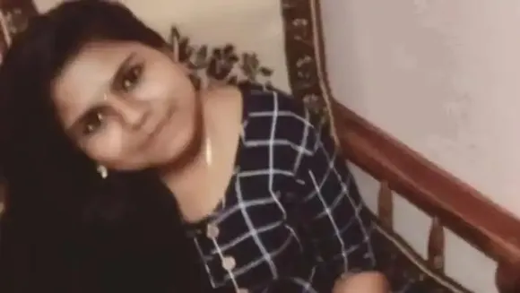 പാലക്കാട് എംഇഎസ് കോളേജ് വിദ്യാർത്ഥിനി തൂങ്ങിമരിച്ചു; ഫീസടയ്ക്കാൻ വൈകിയത് കൊണ്ടെന്ന് സഹോദരൻ