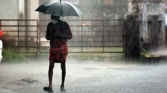 ഇന്നും നാളെയും മഴയ്ക്ക് ശമനം; കേരളത്തില്‍ ഇരട്ട ന്യൂനമര്‍ദ്ദം, വെള്ളിയാഴ്ച മുതൽ മഴ വീണ്ടും