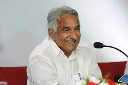 കീറല്‍ വീണ ഖദര്‍ ഷര്‍ട്ടിന്റെ ആര്‍ഭാടരാഹിത്യമാണ് ഉമ്മന്‍ ചാണ്ടിയെന്ന് വി ഡി സതീശൻ