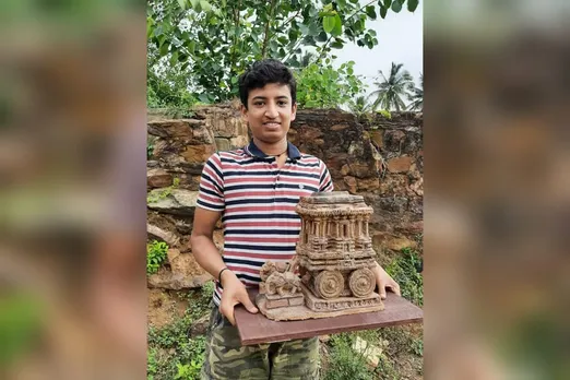 വിനായക് ഹീരേമഠിലൂടെ വിജയനഗരസാമ്രാജ്യത്തിലെ ഹംപി രഥശില്പം കളിമണ്ണിൽ പുനർജ്ജനിച്ചപ്പോൾ