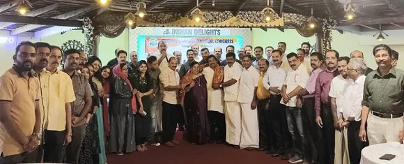 ഒഐസിസി ദേശീയ സെക്രട്ടറി മാത്യൂസ് വാളക്കുഴിക്ക് യാത്രയയപ്പ് നൽകി