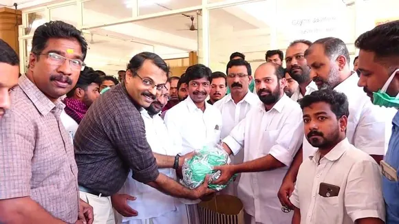 കൊവിഡ് 19 യൂത്ത് കോൺഗ്രസ് ജില്ലാ കമ്മറ്റി സൗജന്യ മാസ്ക് വിതരണവും രക്തദാന ക്യാമ്പും സംഘടിപ്പിച്ചു.