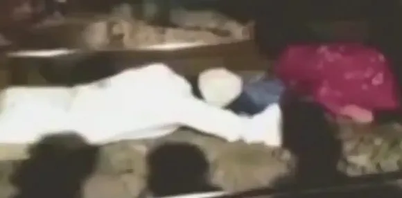 ട്രെയിനിന്റെ അടിയില്‍പെട്ട പെണ്‍കുട്ടിയെ ധീരമായി രക്ഷിച്ച് യുവാവ്; 37-കാരന്റെ സാഹസികത കൈയ്യടി നേടുന്നു! വൈറല്‍ വീഡിയോ