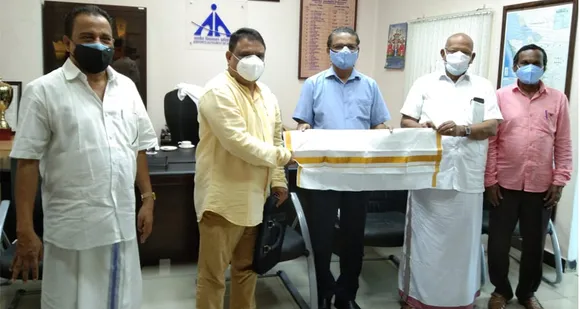 അന്വേഷണ റിപ്പോർട്ട് ലഭിച്ചാലുടൻ വലിയ വിമാനസർവീസ് പുനരാരംഭിക്കും; എയർപോർട്ട് ഡയറക്ടർ കെ. ശ്രീനിവാസ റാവുവിന് മലബാർ ഡെവലപ്മെന്റ് കൗൺസിൽ യാത്രഅയപ്പ് നൽകി