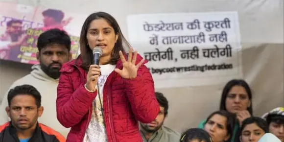 ഗുസ്‌തി ഫെഡറേഷനിലെ ലൈംഗിക ആരോപണം; കായിക മന്ത്രാലയം നിയോഗിച്ച മേൽനോട്ട സമിതി പിരിച്ചുവിടണമെന്ന് വിനേഷ് ഫോഗട്ട്