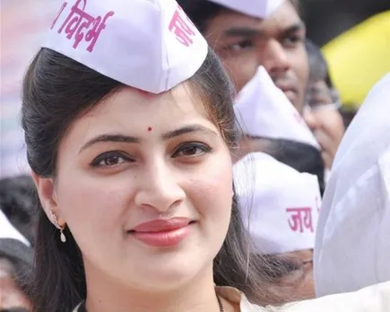 മമ്മൂട്ടിയുടെ നായികയായെത്തിയ നവനീത് കൗർ റാണ - ലോക്‌സഭയിലെ ഏറ്റവും സുന്ദരിയായ എം പി