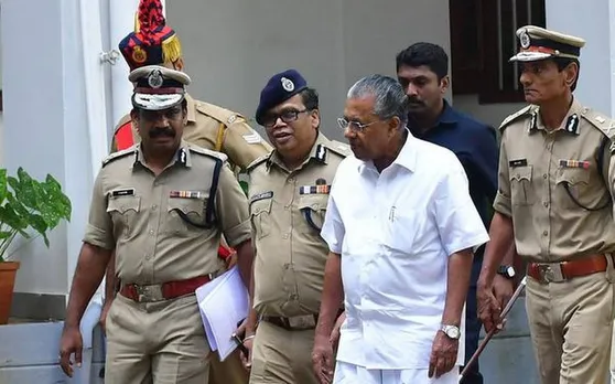 ജാമ്യമില്ലാ വാറന്റ് നേരിടുന്ന സോളാര്‍ തട്ടിപ്പ് കേസ് പരാതിക്കാരി  മുഖ്യമന്ത്രിയുടെ ഓഫീസില്‍ എങ്ങനെ എത്തി, തട്ടിപ്പുകാരിക്ക് ഒത്താശ ചെയ്തത് ആര്, സര്‍ക്കാരും പോലീസും മറുപടിപറയേണ്ടി വരും. !,