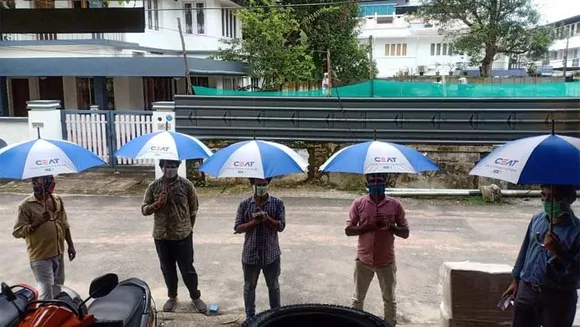സാമൂഹിക അകലം ഉറപ്പാക്കുന്നതിന് കുടകളും സ്റ്റിക്കറുകളും നല്‍കി സിയറ്റ്