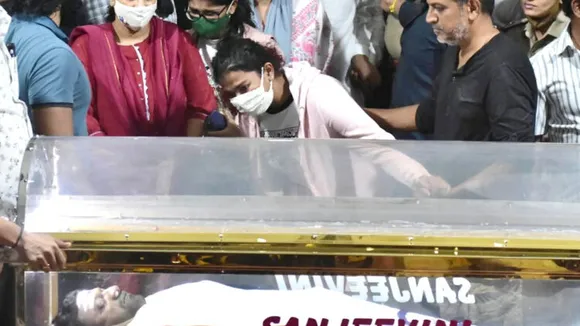 അച്ഛനെ അവസാനമായി കാണാൻ മകളെത്തി; പുനീത് രാജ് കുമാറിന്റെ സംസ്‌കാരം നാളെ