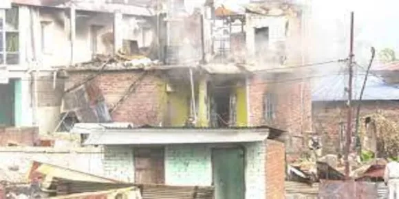 മണിപ്പൂരിൽ വീണ്ടും സംഘർഷം; ഒരാൾ കൊല്ലപ്പെട്ടു, വീടുകൾക്ക് തീയിട്ടു