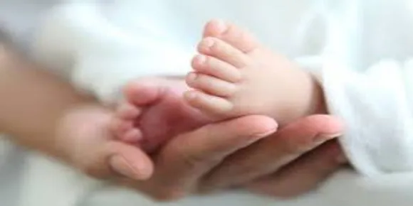 ഒരാഴ്ചയായി കുഞ്ഞിന് വിട്ട്മാറാത്ത കഫക്കെട്ടും, ചുമയും; നാട്ടുവൈദ്യൻ കൽപ്പിച്ചത് ചുമയ്ക്ക് മരുന്നായി ഇരുമ്പ് ദണ്ഡ് ചൂടാക്കി പൊള്ളിക്കാൻ; ​പിഞ്ചുകുഞ്ഞ് ഗുരുതരാവസ്ഥയിൽ ആശുപത്രിയിൽ