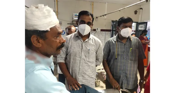 പാലക്കാട് തോലന്നൂരില്‍ കെഎസ്ആര്‍ടിസി ബസ് ഡ്രൈവറെ പ്രൈവറ്റ് ബസ് ജീവനക്കാര്‍ ആക്രമിച്ചു പരിക്കേല്‍പ്പിച്ച സംഭവത്തില്‍ കെഎസ്‌ടി എംപ്ലോയീസ് സംഘ് പ്രതിഷേധിച്ചു