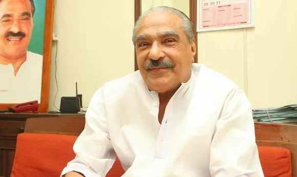 ആദ്യം പ്രസംഗിച്ചത് റബ്ബർ മരങ്ങളോട് ,'' .....കൊച്ചാപ്പൻ പറഞ്ഞു കുട്ടിയമ്മയെ കെട്ടി......കേരളാ കോൺഗ്രസ്സ് പിളർന്നിട്ടില്ല ...... ആത്മകഥയിൽ മനസ്സു തുറന്ന് പ്രിയപ്പെട്ട മാണിസാർ