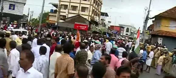 രാഹുല്‍ ഗാന്ധിയുടെ ഓഫീസ് എസ്എഫ്‌ഐ പ്രവര്‍ത്തകര്‍ അക്രമിച്ചതില്‍ പ്രതിഷേധം; വയനാട്ടില്‍ കൂറ്റന്‍ പ്രകടനവുമായി കോണ്‍ഗ്രസ്! വന്‍ പൊലീസ് സന്നാഹം