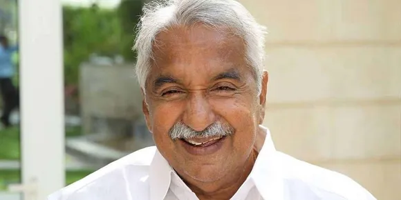 ഉമ്മൻ ചാണ്ടിയുടെ സംസ്ക്കാരം വ്യാഴാഴ്ച; ഭൗതികശരീരം വിലാപയാത്രയായി നാളെ പുതുപ്പള്ളിയിൽ എത്തിക്കും, കോട്ടയം തിരുനക്കര മൈതാനത്ത് പൊതുദർശനം, രാത്രിയോടെ മൃതദേഹം പുതുപ്പള്ളിയിലെ കരോട്ട് വള്ളക്കാലില്‍ വീട്ടിലെത്തിക്കും