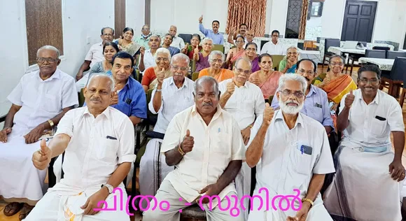 അവർ വീണ്ടും ഒത്തുകൂടി, മലയാള മധുരം നുണഞ്ഞ്...