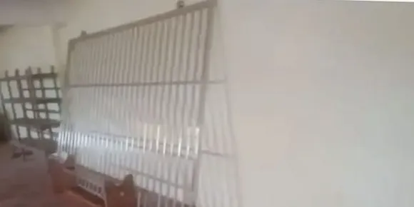 ചാത്തന്നൂരിൽ ഹയർ സെക്കന്ററി സ്‌കൂൾ ഗേറ്റ് തകർന്ന് വീണു; അധ്യാപികയ്ക്ക് ഗുരുതര പരിക്ക്: അഞ്ചരകോടിയോളം രൂപ ചിലവാക്കി നിർമ്മിക്കുന്ന സ്കൂളുകളിലെ പ്രധാന കെട്ടിടത്തിന്റെ ഗേറ്റ് തകർന്നാണ് കാൽ മുട്ടിന്റെ ചിരട്ടയ്ക്ക് പരിക്കേറ്റത്