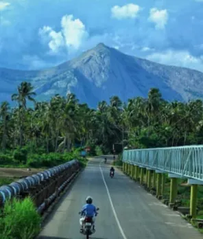 ചെറാട് കൂർമ്പാച്ചി മലയിൽ ട്രെക്കിങ് ആരംഭിക്കണം : 'പാലക്കാട് മുന്നോട്ട് ' നിവേദനം നല്‍കി