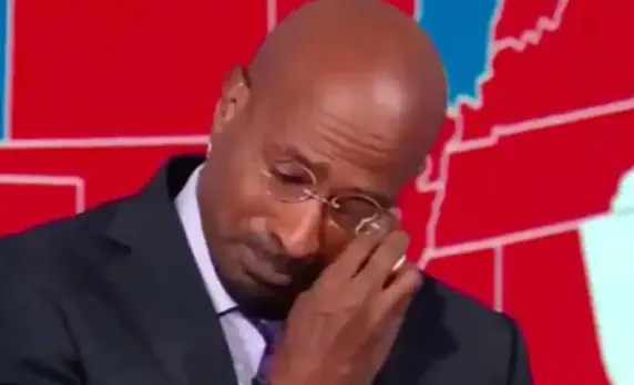 ബൈഡന്റെ തിരഞ്ഞെടുപ്പ് വിജയം റിപ്പോര്‍ട്ട് ചെയ്യുന്നതിനിടെ സന്തോഷക്കണ്ണീരണിഞ്ഞ് അവതാരകന്‍; വൈറലാകുന്ന വീഡിയോ