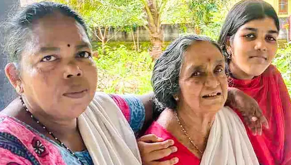 വാടകയ്ക്ക് താമസിക്കുന്ന കുടുംബത്തിന് വീടും സ്ഥലവും ദാനം ചെയ്ത് ചന്ദ്രമതി