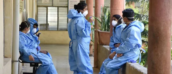 കുവൈറ്റിലെ ആകെ (15691) കൊറോണ ബാധിതരില്‍ മൂന്നിലൊന്നും (5074 ) ഇന്ത്യക്കാര്‍ ! പ്രവാസികള്‍ക്കിടയില്‍ ആശങ്ക വര്‍ധിക്കുമ്പോള്‍ രോഗം സുഖമാകുന്നവരുടെ എണ്ണത്തിലെ വര്‍ധന പ്രതീക്ഷ നല്‍കുന്നത് ?