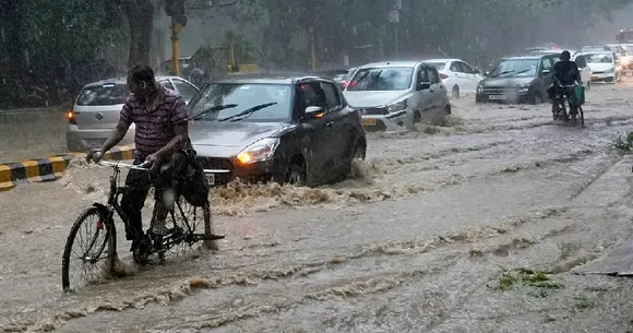 ഉത്തരേന്ത്യൻ സംസ്ഥാനങ്ങളിൽ പ്രളയം: മരണസംഖ്യ 40 പിന്നിട്ടു, നദികളിലെ ജലനിരപ്പ് വീണ്ടും ഉയരാൻ സാധ്യതയെന്ന് റിപ്പോട്ട്