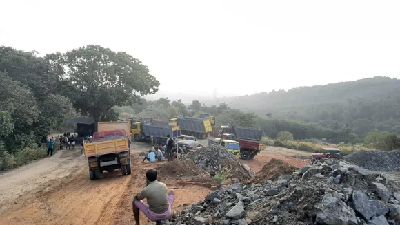 അനധികൃത കരിങ്കല്ല് ക്വാറിയിൽ റെയ്ഡ്: 72 വാഹനങ്ങൾ പിടികൂടി