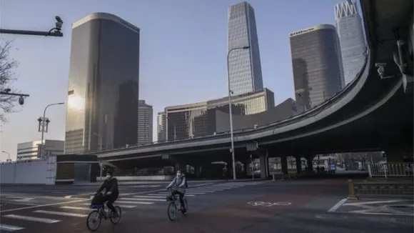 കൊറോണ ഭീക്ഷണി ഉയര്‍ത്തുന്നത് 50 രാജ്യങ്ങളിൽ. ചൈനയിൽമാത്രം മരണം 2500 കടന്നു. 75000 ത്തിലധികം പേർ വൈറസ് ബാധിതർ. ജപ്പാന്‍ ഒളിമ്പിക്സ് പോലും പ്രതിസന്ധിയില്‍. ഉറക്കം നഷ്ടപ്പെട്ട് ചൈന ?