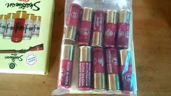 ക​ണ്ണൂ​ര്‍ കാ​റി​ല്‍ ഒ​ളി​പ്പി​ച്ച്‌ ക​ട​ത്തി 60 വെ​ടി​യു​ണ്ട​ക​ള്‍ പി​ടി​ച്ചെ​ടു​ത്തു; തി​ല്ല​ങ്കേ​രി സ്വദേശി കസ്റ്റഡിയില്‍