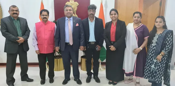 വിസ്മയ കുവൈത്ത് ഭാരവാഹികൾ അംബാസിഡറുമായി ചർച്ച നടത്തി