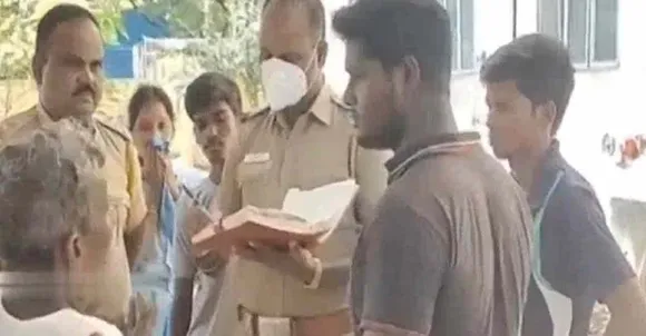 ആറുമാസം മുൻപ് വീട്ടിൽ അതിക്രമിച്ചു കയറി പ്രായപൂർത്തിയാകാത്ത പെൺകുട്ടിയെ ബലാത്സംഗം ചെയ്തു; കേസില്‍ ജാമ്യം ലഭിച്ച് പുറത്തിറങ്ങിയ സ്വകാര്യ ബസ് ഡ്രൈവറെ പെണ്‍കുട്ടിയുടെ അച്ഛനും സഹോദരങ്ങളും ചേര്‍ന്ന് വെട്ടിക്കൊന്നു